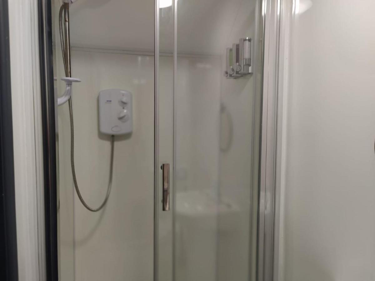Double Ensuite Rooms Swansea Exterior foto